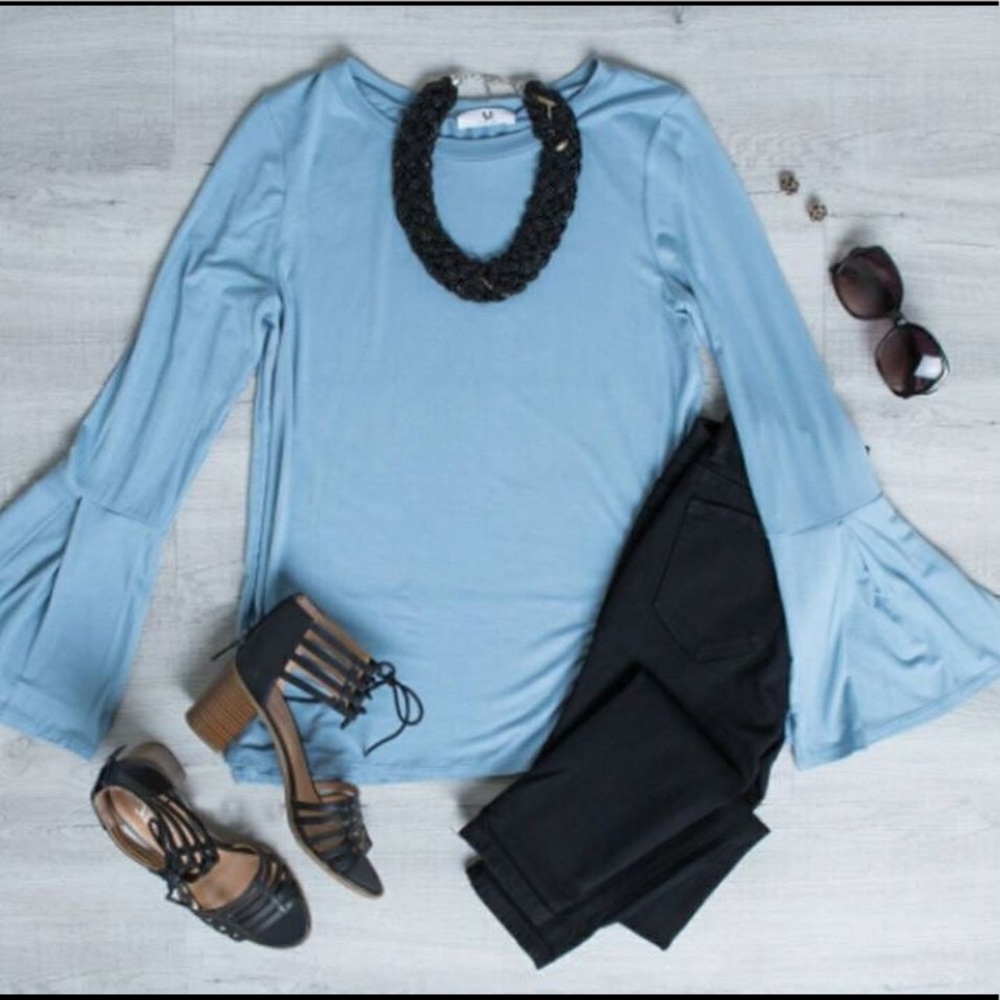 Bell Sleeve Blouse🌸Blowout Sale🌸